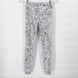 Athleta Sandstone Salutation Leggings White Cream Gray Black Womens Size XS